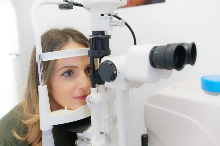 slit lamp patient